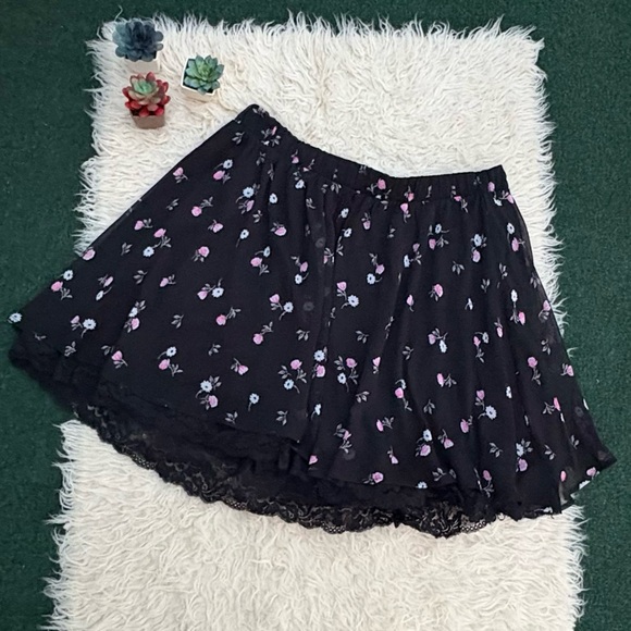 Torrid Floral Chiffon Skater Mini Skirt - Picture 4 of 9